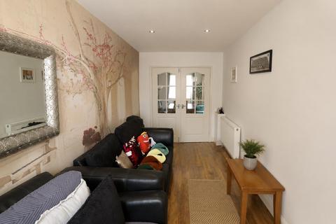 4 bedroom semi-detached house to rent, Minton Road, Coventry CV2