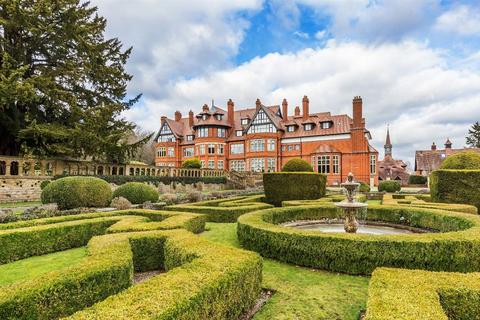 2 bedroom flat for sale, Ockham Lane, Cobham KT11