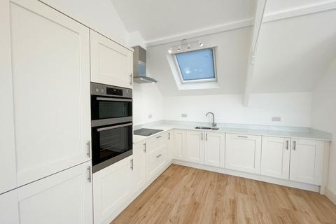 4 bedroom semi-detached house to rent, Zion Road, Torquay, TQ2