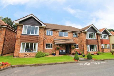 2 bedroom flat for sale, Woodacres Court, Wilmslow, SK9