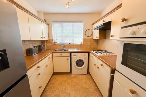 2 bedroom flat for sale, Woodacres Court, Wilmslow, SK9