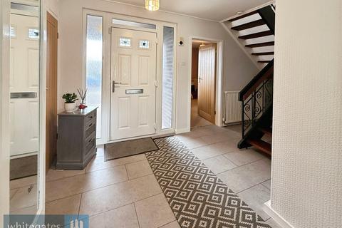 4 bedroom semi-detached house for sale, Limes Avenue, Staincross, S75