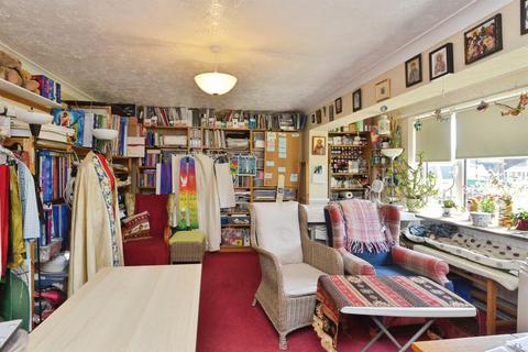 4 bedroom semi-detached house for sale, Glebe Road, Deanshanger, MILTON KEYNES