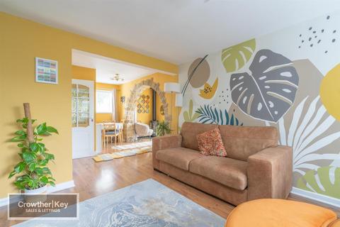 2 bedroom detached house for sale, Dorset Close, Buxton