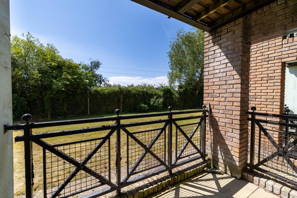 Apartment in Cardiff, Llanishen - View 5