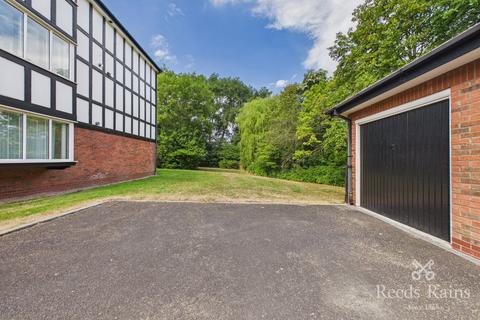 2 bedroom apartment for sale, Schools Hill, Greater Manchester SK8
