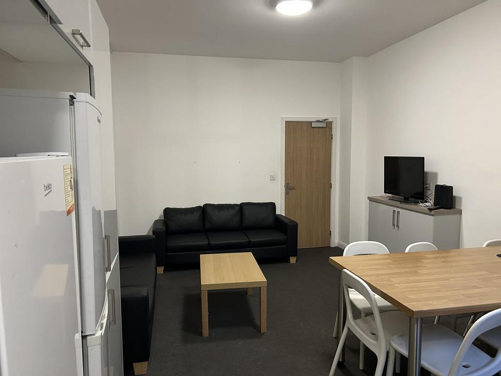49 Lower Brown Street, Leicester LE1 - More