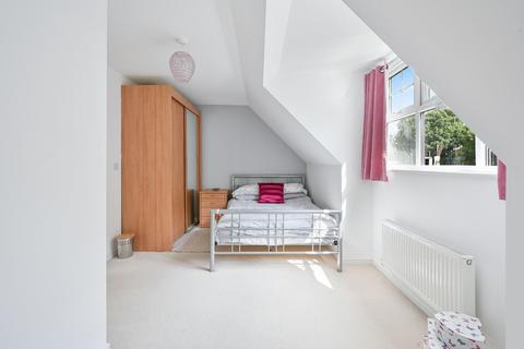 1 bedroom flat for sale, Wesley Place, Epsom Downs KT18