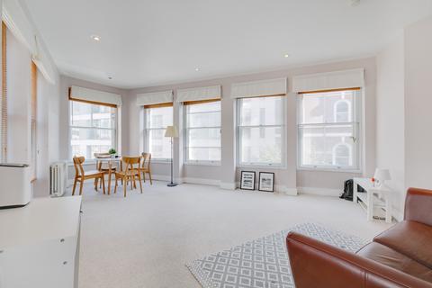 1 bedroom apartment to rent, Poppins Court EC4A, EPC: B