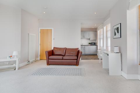 1 bedroom apartment to rent, Poppins Court EC4A, EPC: B