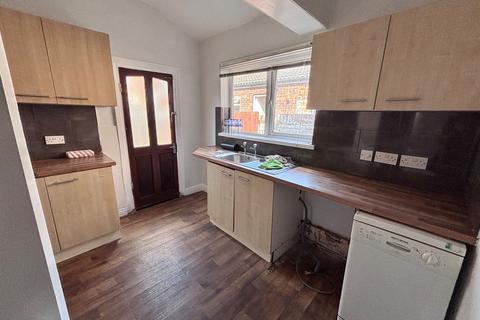 4 bedroom terraced house to rent, May Street, HULL