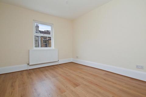 4 bedroom terraced house to rent, LONDON, NW2