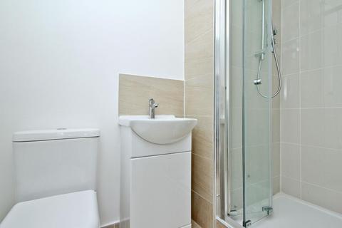 4 bedroom terraced house to rent, LONDON, NW2