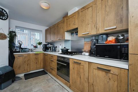 3 bedroom semi-detached house for sale, Denham Drive, Bradford