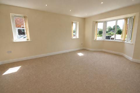 4 bedroom detached house to rent, Hitchin Road, Stotfold, Hitchin, SG5