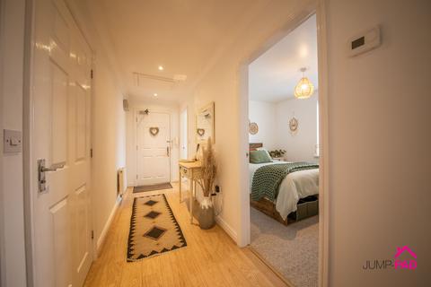 2 bedroom flat to rent, Cairn Brae, Newton-Le-Willows, WA12
