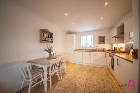 2 bedroom flat to rent, Cairn Brae, Newton-Le-Willows, WA12