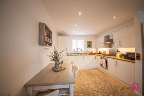 2 bedroom flat to rent, Cairn Brae, Newton-Le-Willows, WA12