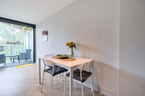 1 bedroom apartment for sale, Churchyard Row, London