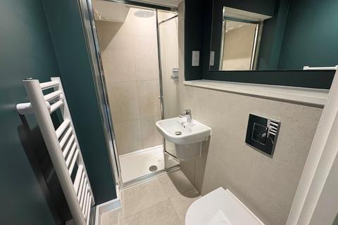 2 bedroom flat to rent, Spinners Way, Manchester, M15