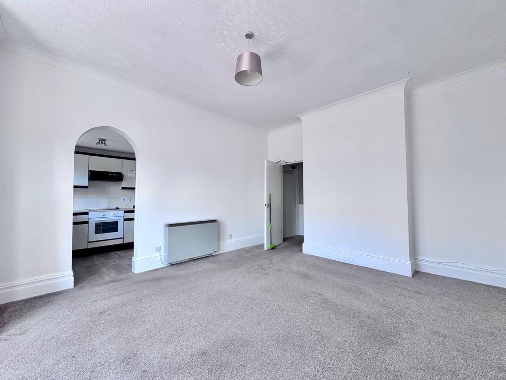 Westvale Court, Bournemouth, BH4 - View 4