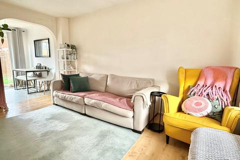 2 bedroom semi-detached house to rent, Hitchin Street, Biggleswade, SG18