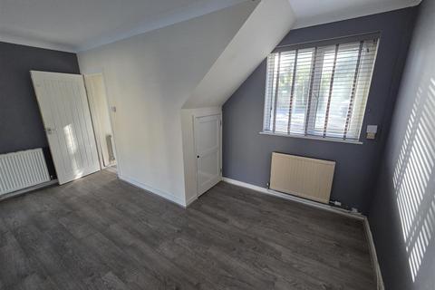 3 bedroom terraced house to rent, Matson Lane, Gloucester GL4