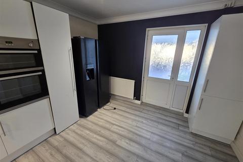 3 bedroom terraced house to rent, Matson Lane, Gloucester GL4