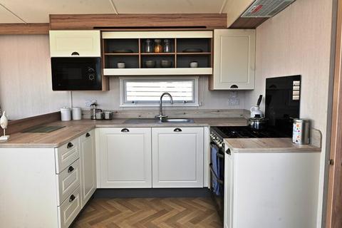 2 bedroom static caravan for sale, Llanmadoc Gower