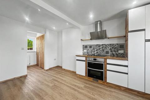 3 bedroom terraced house to rent, Gibbons Avenue, Stapleford, Nottingham