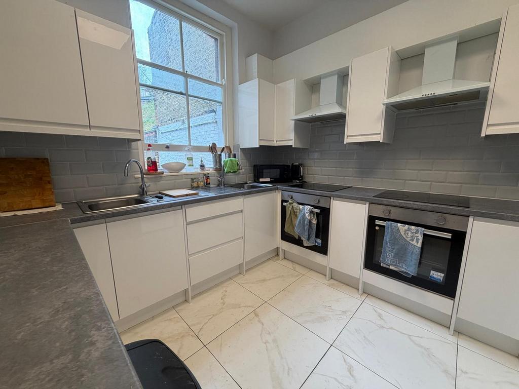 Apartment in London - View 2