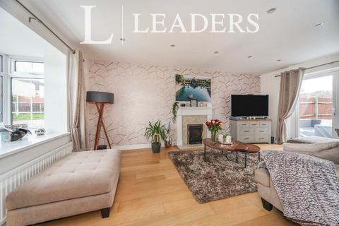 4 bedroom detached house to rent, Blakeney Drive, LU2
