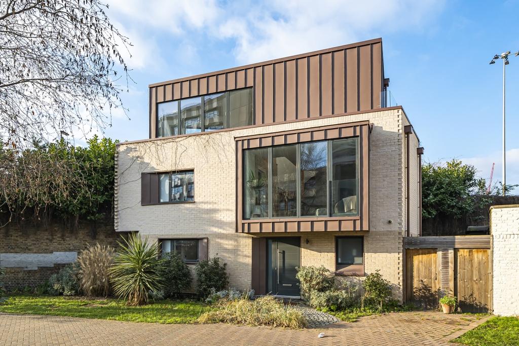 House in London - View 2