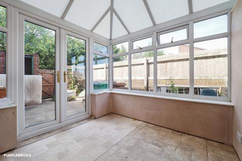 3 bedroom semi-detached house for sale, Capenwray Gardens, Nottingham, NG5