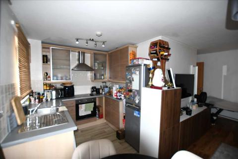 2 bedroom flat to rent, Culpepper Close, London