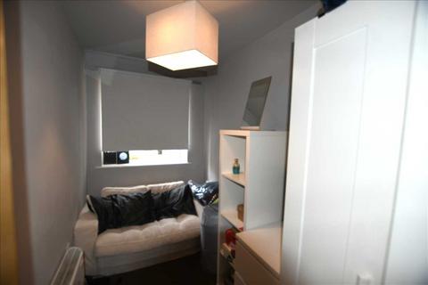 2 bedroom flat to rent, Culpepper Close, London