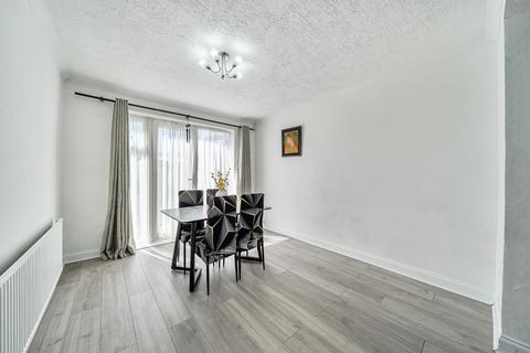 3 bedroom terraced house for sale, Thistledene Avenue, Harrow, Middlesex