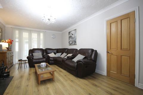 3 bedroom semi-detached house for sale, Farm Road, Weaverham, CW8