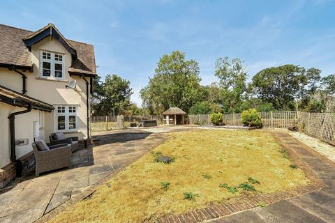 4 bedroom detached house for sale, Water Newton, Peterborough PE8