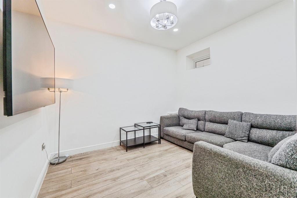 House in Cardiff, Plasnewydd, Roath - View 5