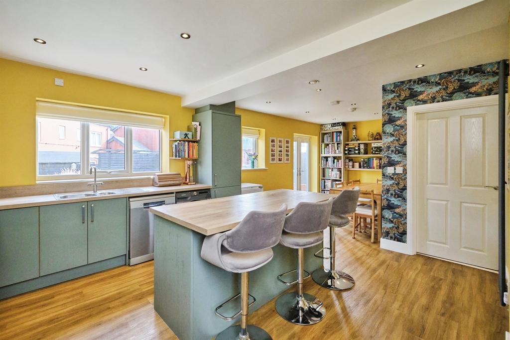 House in Birmingham, Wylde Green, Erdington - View 2