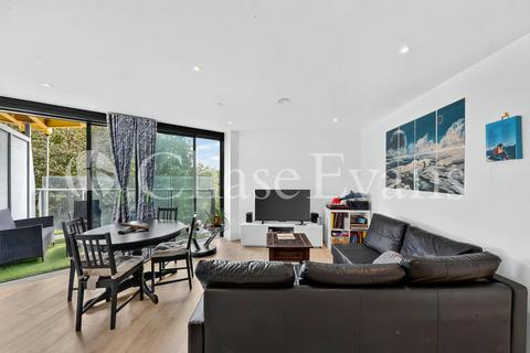 1 bedroom flat for sale, Churchyard Row, Elephant & Castle, London, SE11