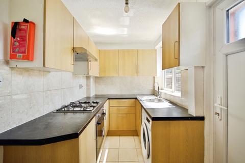 3 bedroom end of terrace house for sale, Canonsleigh Road, DAGENHAM, ESSEX, RM9