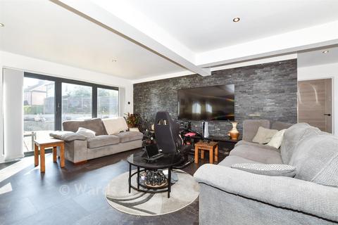 3 bedroom detached bungalow for sale, London Road, Aylesford ME20