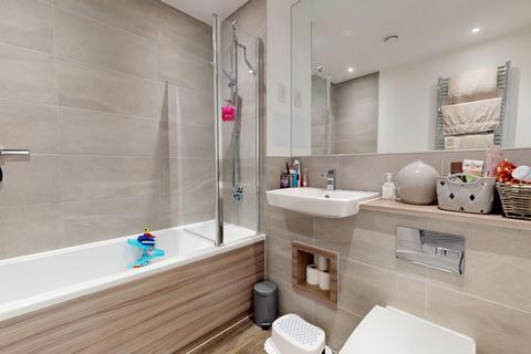 2 bedroom flat for sale, Eastern Avenue, Western Cross, Ebbsfleet Valley, Swanscombe
