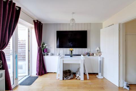 2 bedroom semi-detached house for sale, Bredle Way, South Ockendon RM15