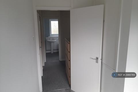 3 bedroom semi-detached house to rent, Gilbert Road, Sunderland, SR4