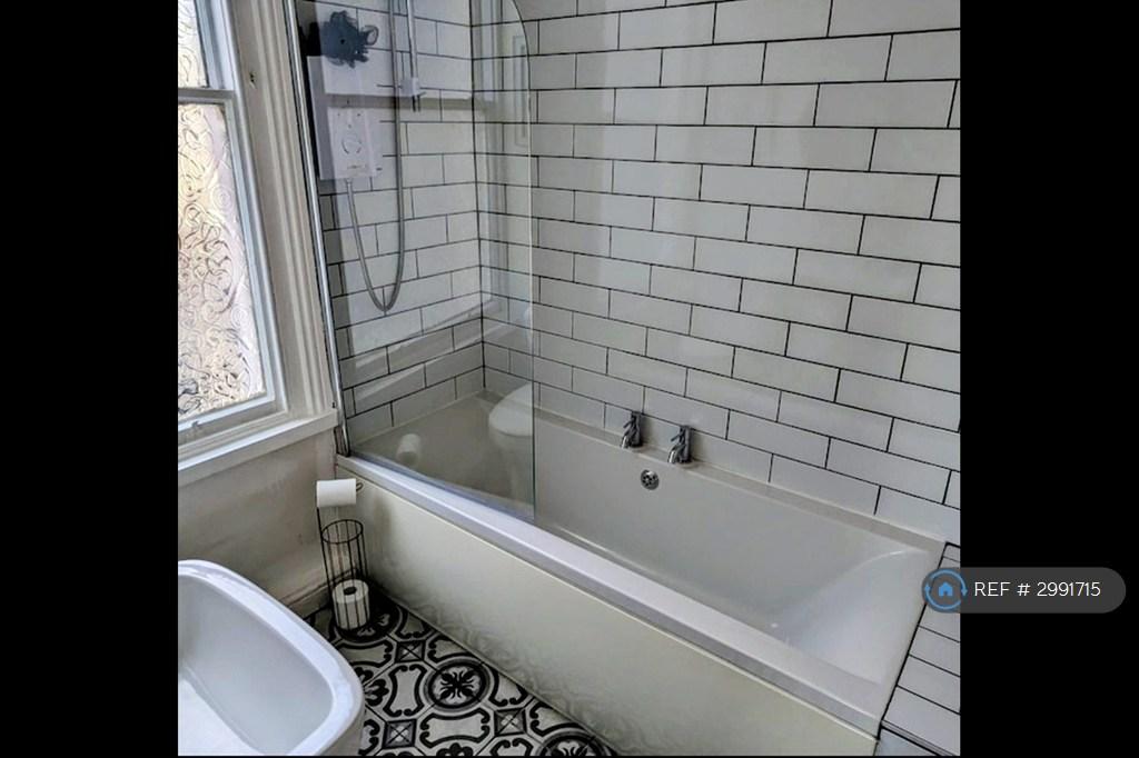 House in Leeds, Headingley Hill, Hyde Park - View 5