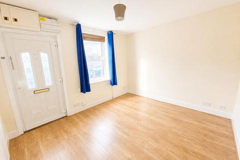 2 bedroom end of terrace house to rent, Church Road, Westoning, MK45