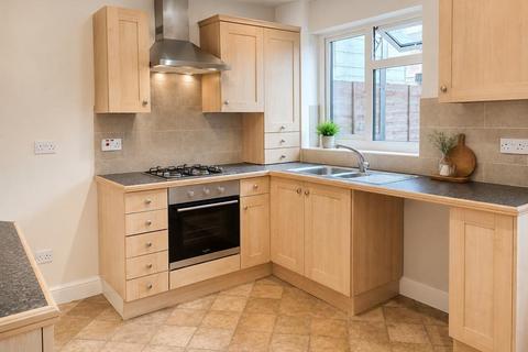 2 bedroom end of terrace house to rent, Church Road, Westoning, MK45